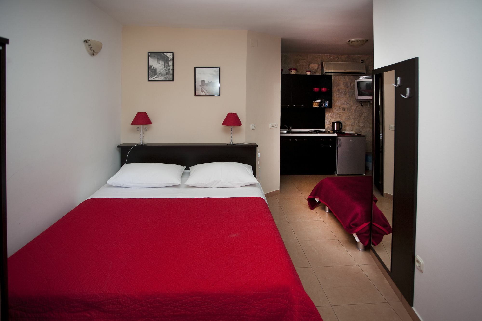 Apartments Riva โตรกีร์ ภายนอก รูปภาพ