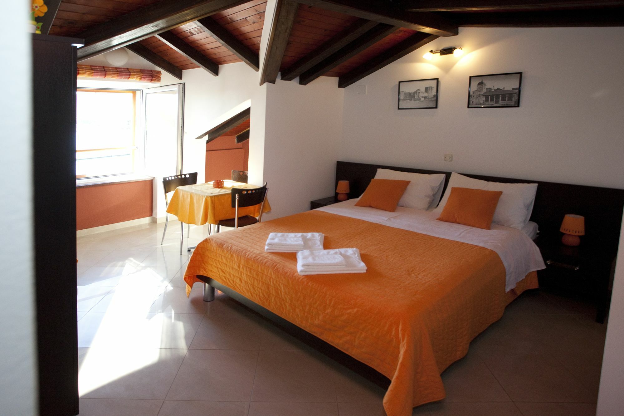 Apartments Riva โตรกีร์ ภายนอก รูปภาพ
